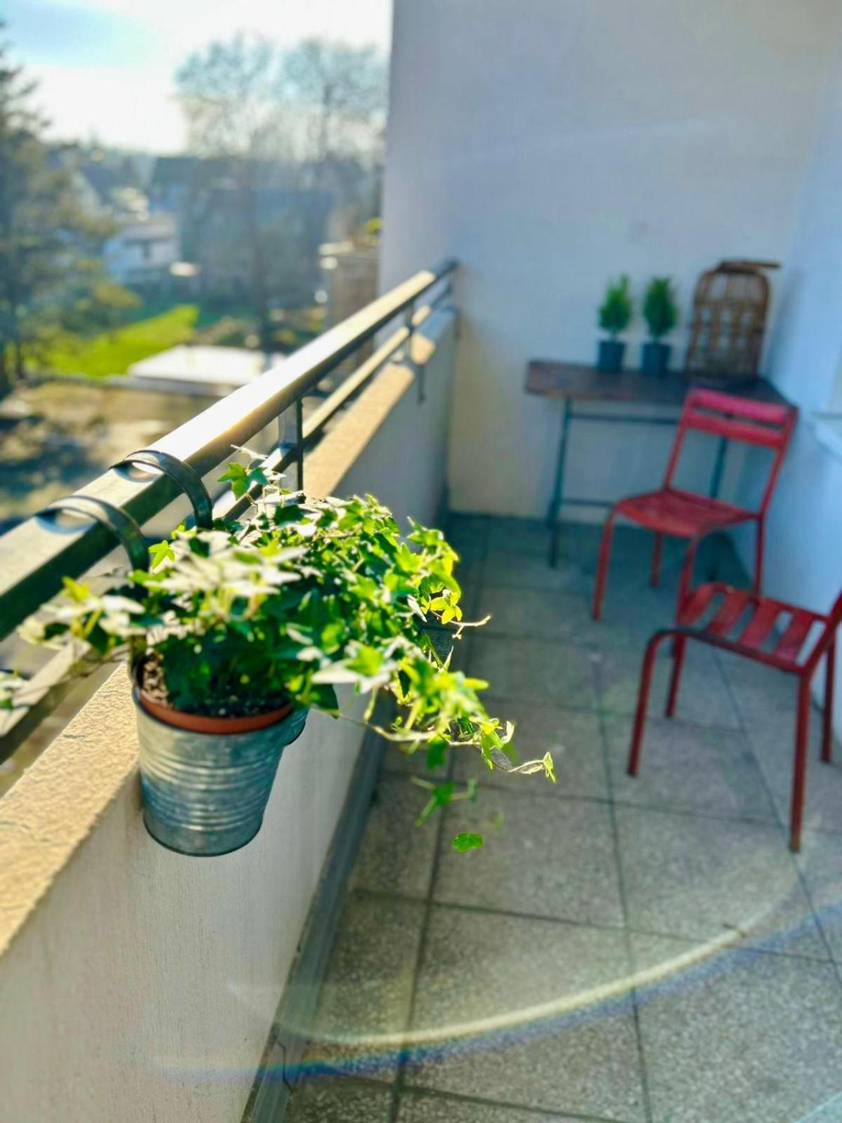 Feelslikehome - Wunderschoene Und Zentrale Wohnung Mit Balkon&Parkplatz بوخوم المظهر الخارجي الصورة